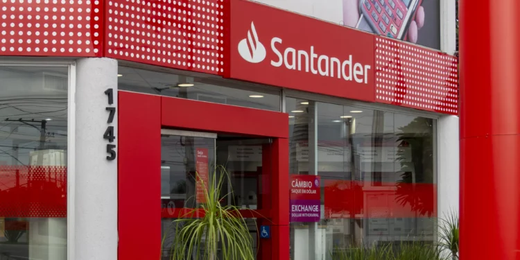 CEO do Santander toca na ferida e aponta preocupações sobre Banco Master