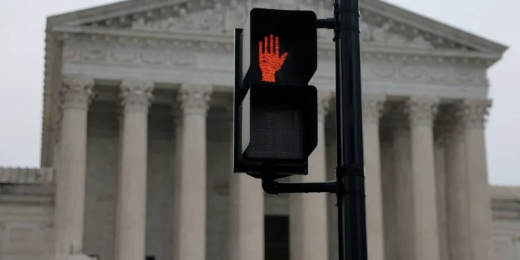 Tarifaço derrubado: Trump vai insistir? Como afeta o Brasil? Veja tudo sobre a medida