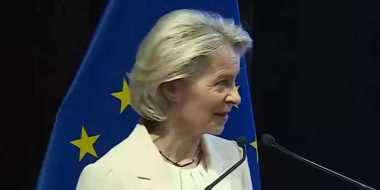 UE propõe 20º pacote de sanções à Rússia com foco em petróleo, bancos e comércio