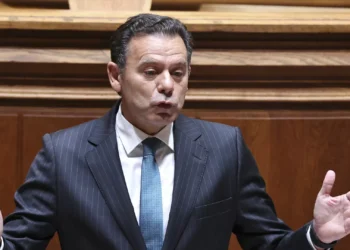 Montenegro avisa que alargamento de apoios a municípios não pode ser “leilão”