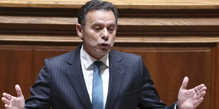 Montenegro avisa que alargamento de apoios a municípios não pode ser “leilão”