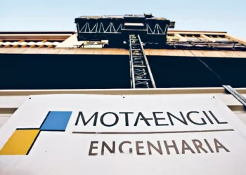 Mota-Engil negoceia com governo brasileiro ferrovia, porto e mina na Bahia