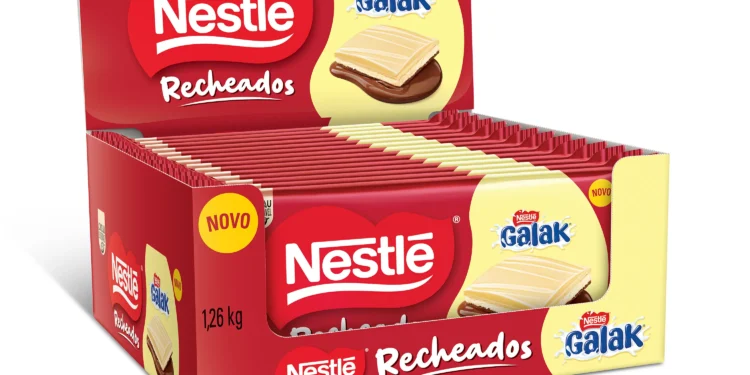 Nestlé lança um novo chocolate recheado com ação no BBB e na Avenida Paulista